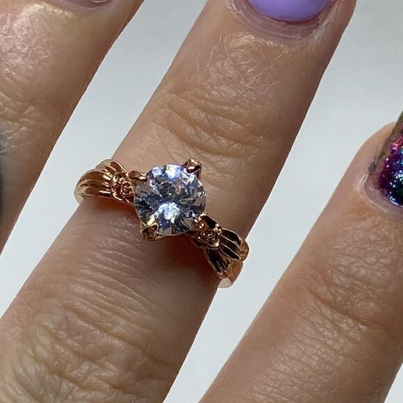 💛 Rose Gold Plated CZ Flower Shank Ring - Picture 3 of 5